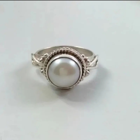 NEW! LIKE Vintage  style Faux pearl ring - Picture 5 of 5